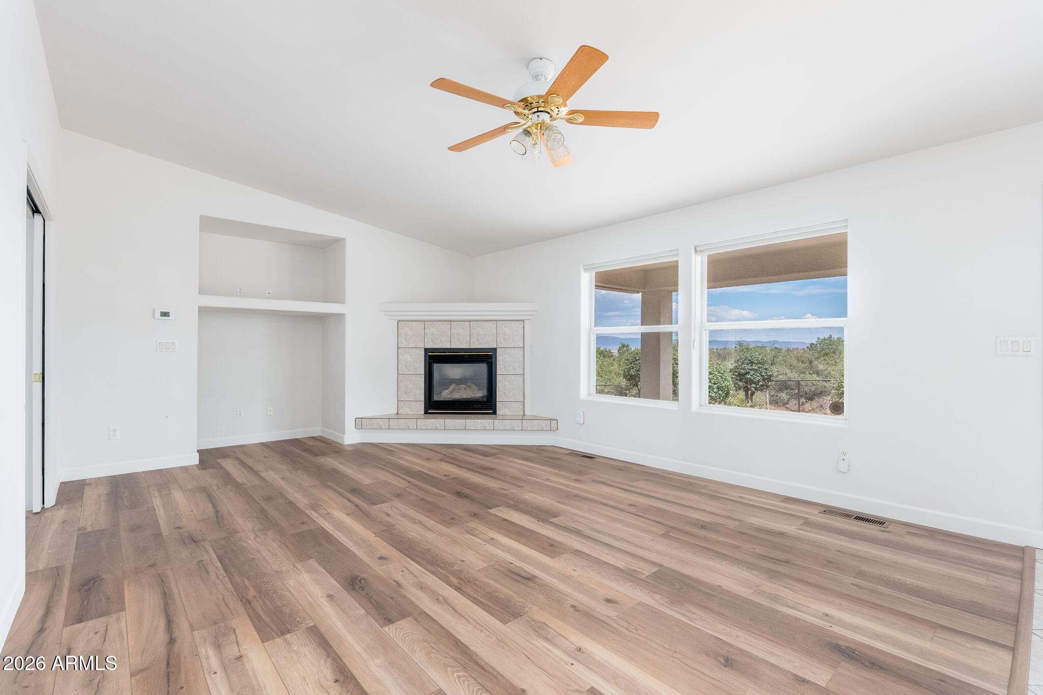 5801 N HONEYSUCKLE Road