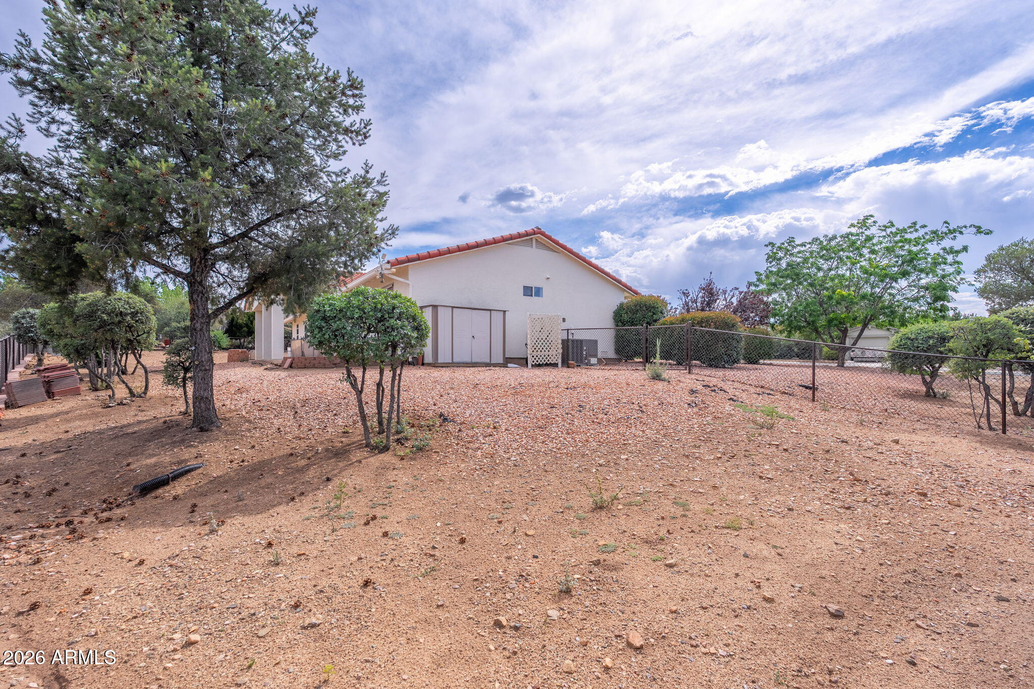 5801 N HONEYSUCKLE Road