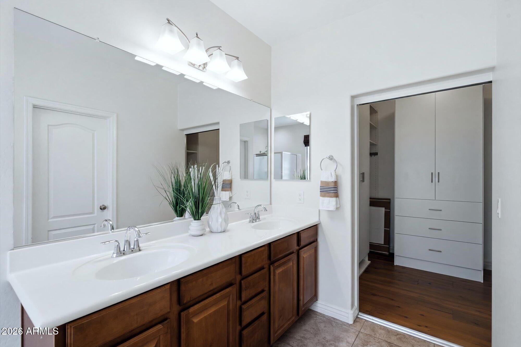 4247 E VISTA BONITA Drive