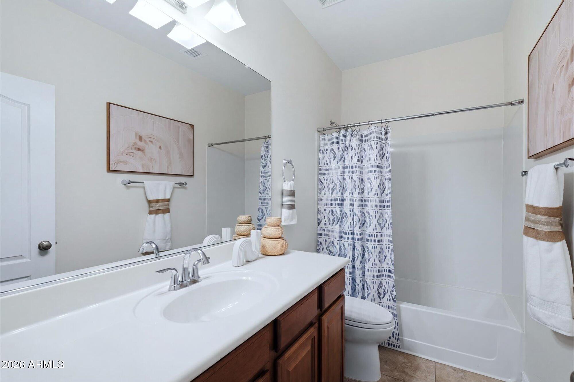 4247 E VISTA BONITA Drive