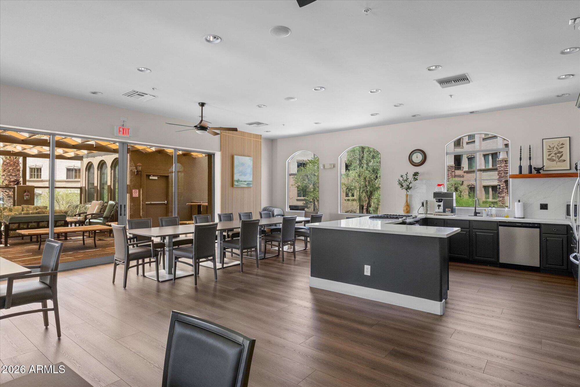 5350 E DEER VALLEY Drive 1250