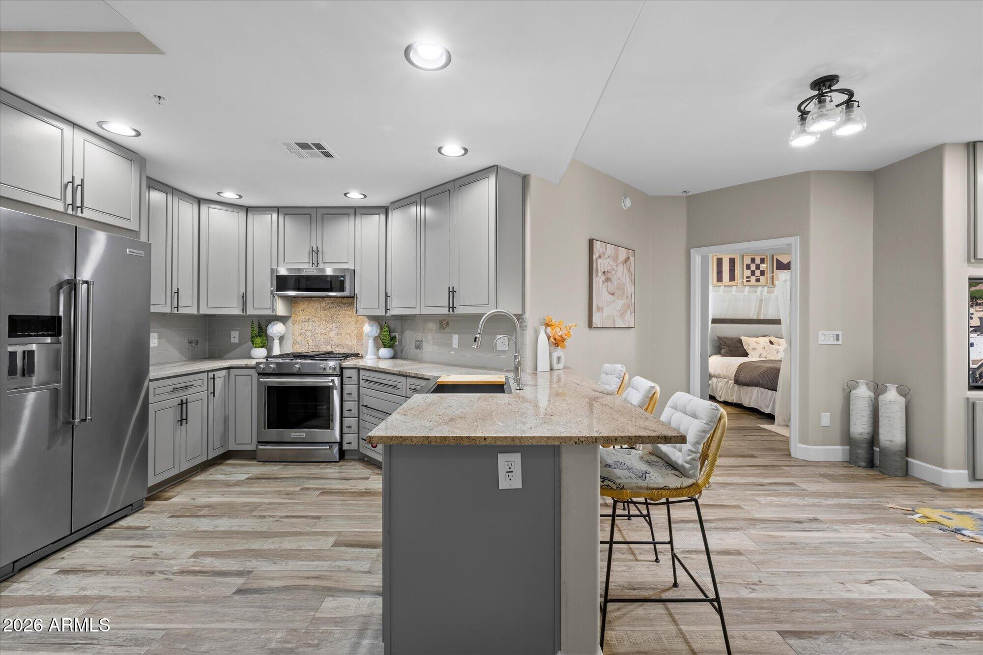 5350 E DEER VALLEY Drive 1250