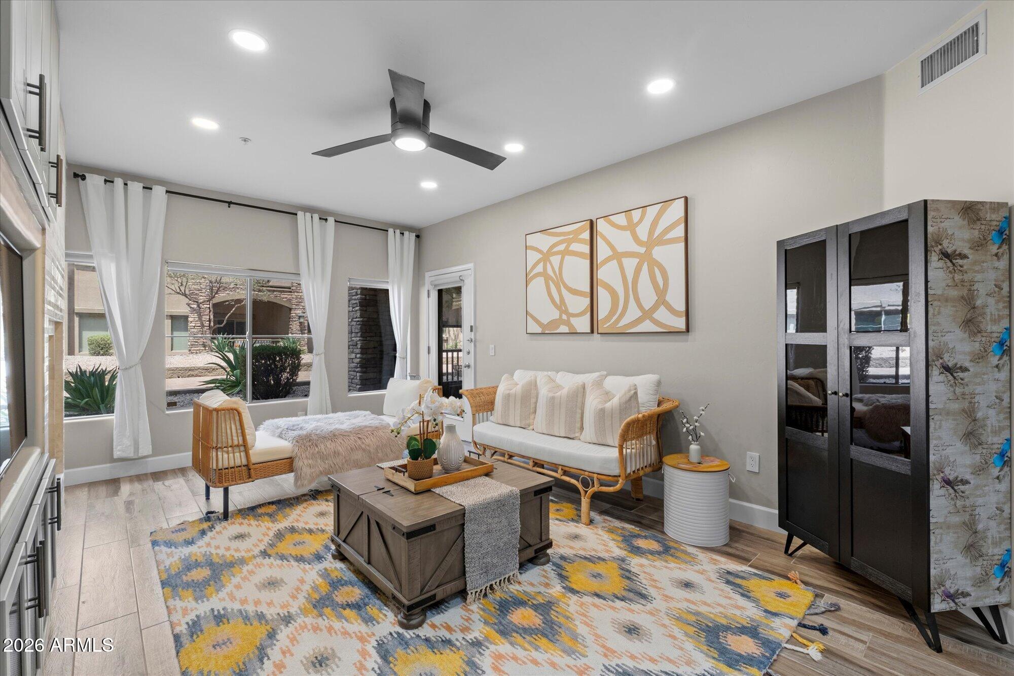 5350 E DEER VALLEY Drive 1250