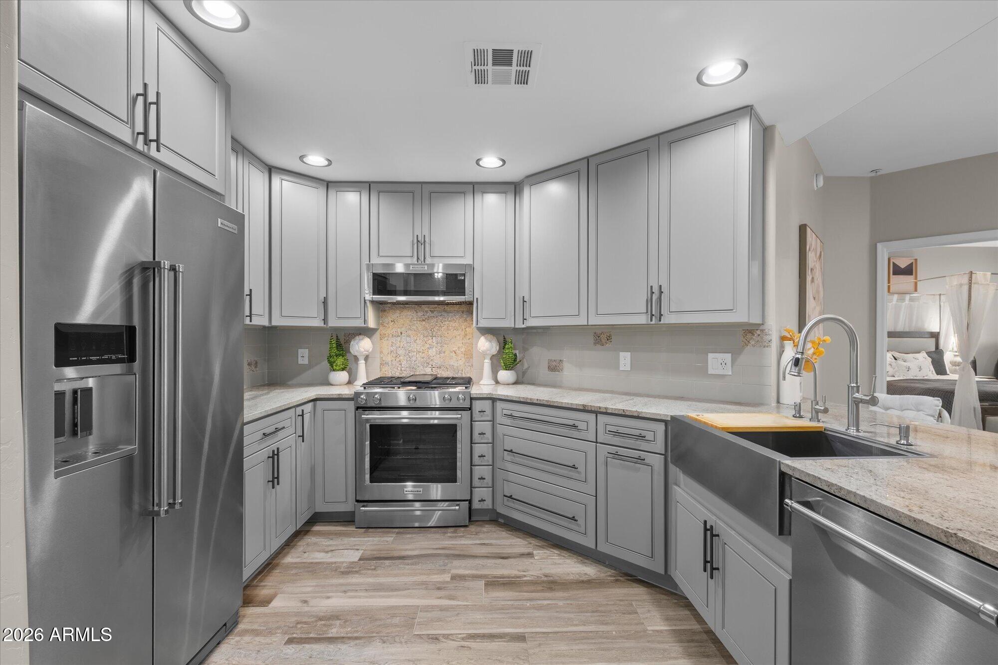 5350 E DEER VALLEY Drive 1250