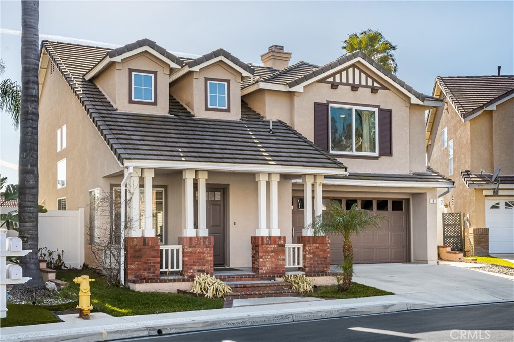 8 Cameron Circle