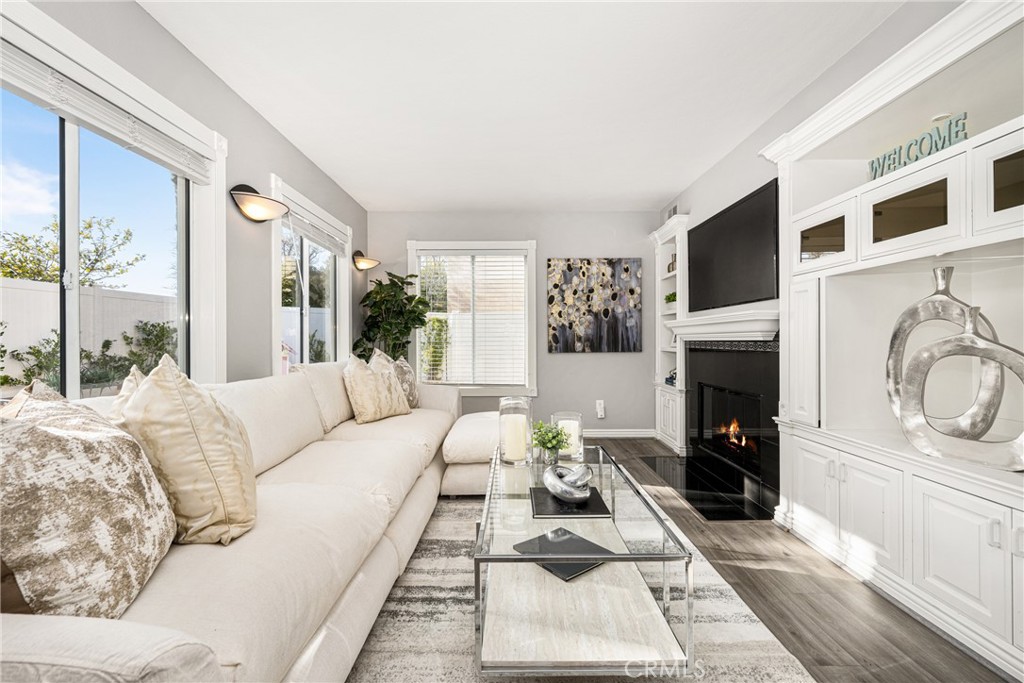 8 Cameron Circle