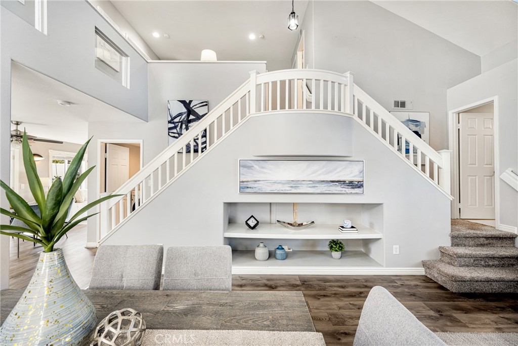 8 Cameron Circle