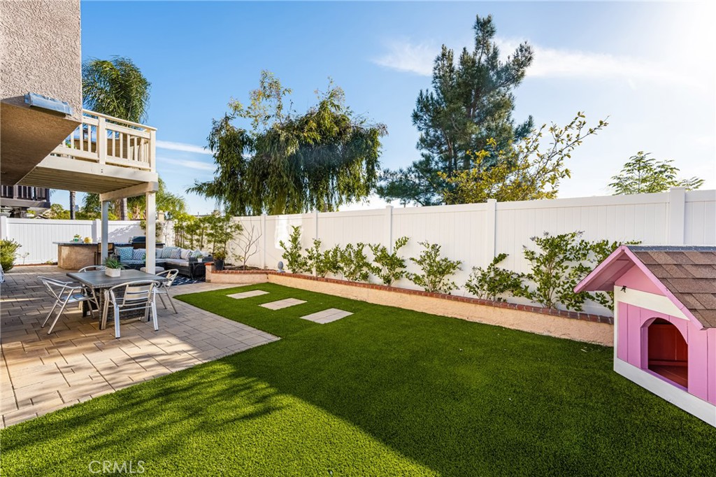 8 Cameron Circle
