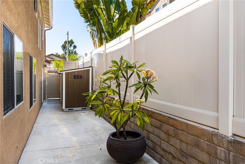 40 Lunette Avenue