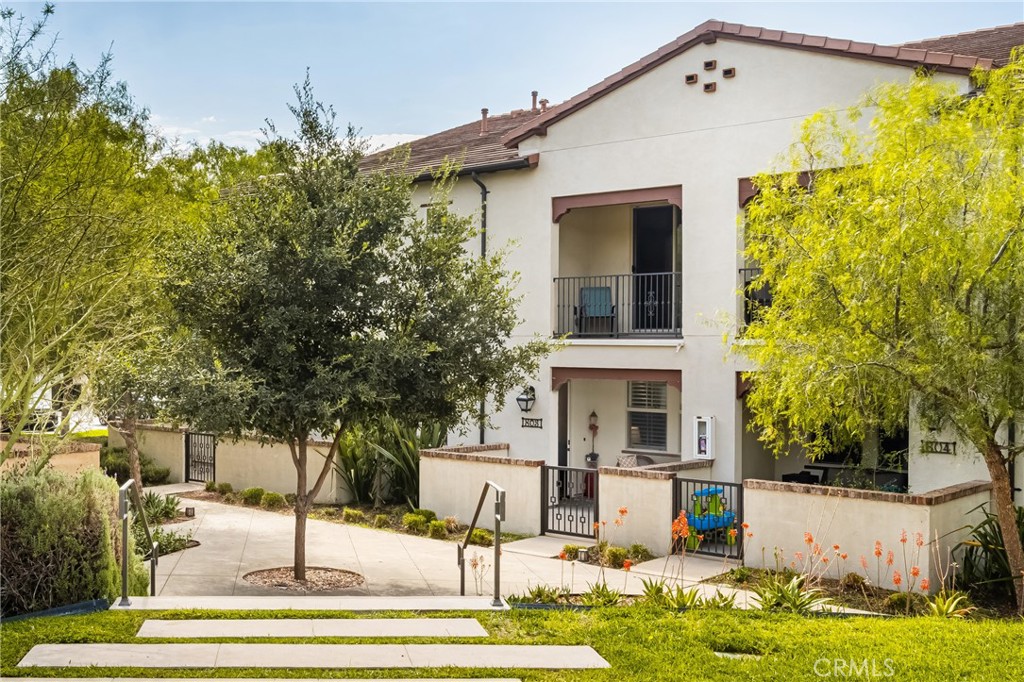 803 El Paseo