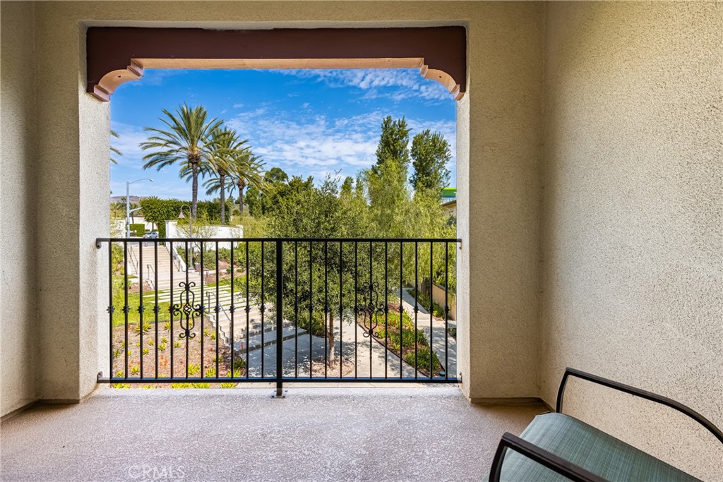 803 El Paseo