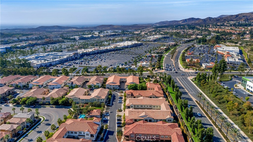 803 El Paseo