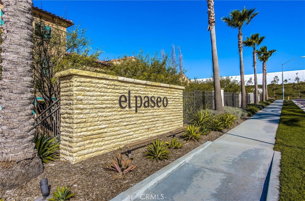 803 El Paseo