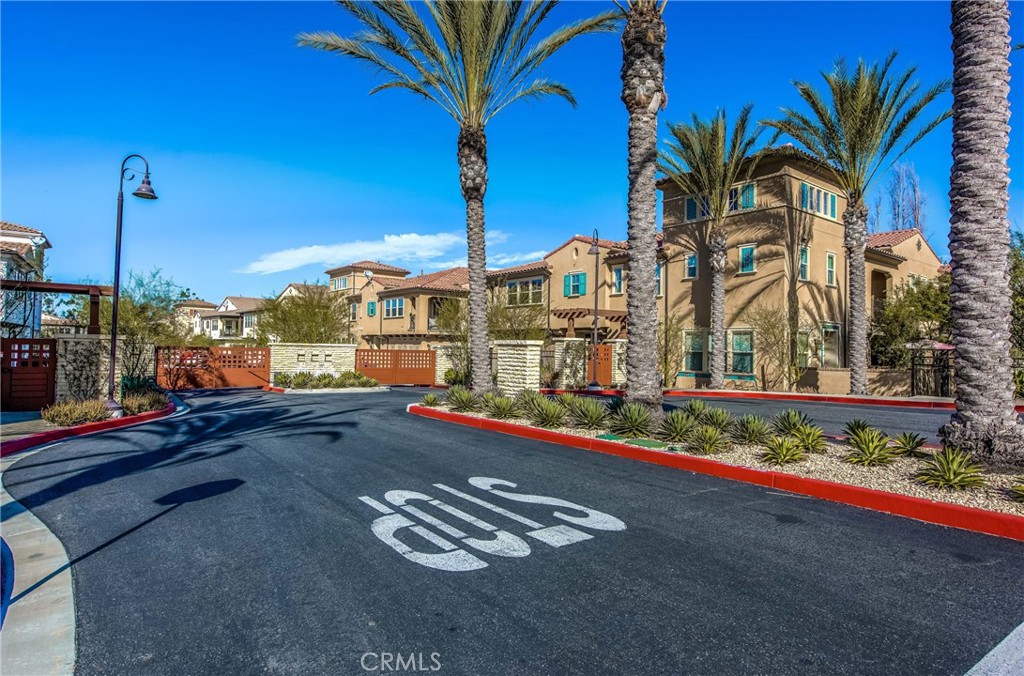 803 El Paseo