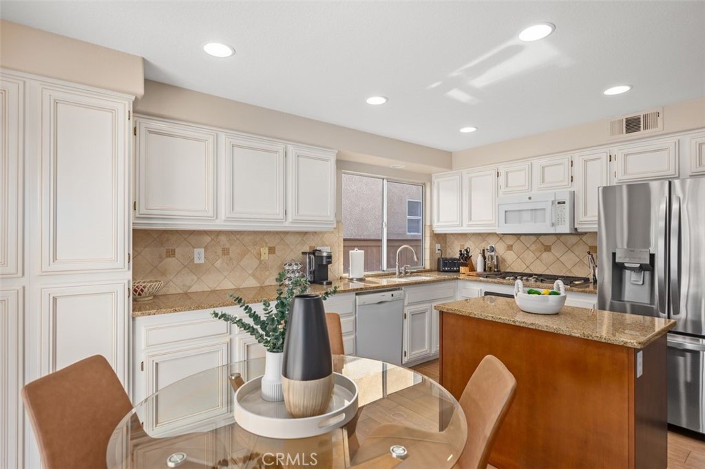 25 Lunette Avenue