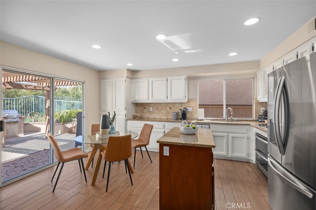 25 Lunette Avenue