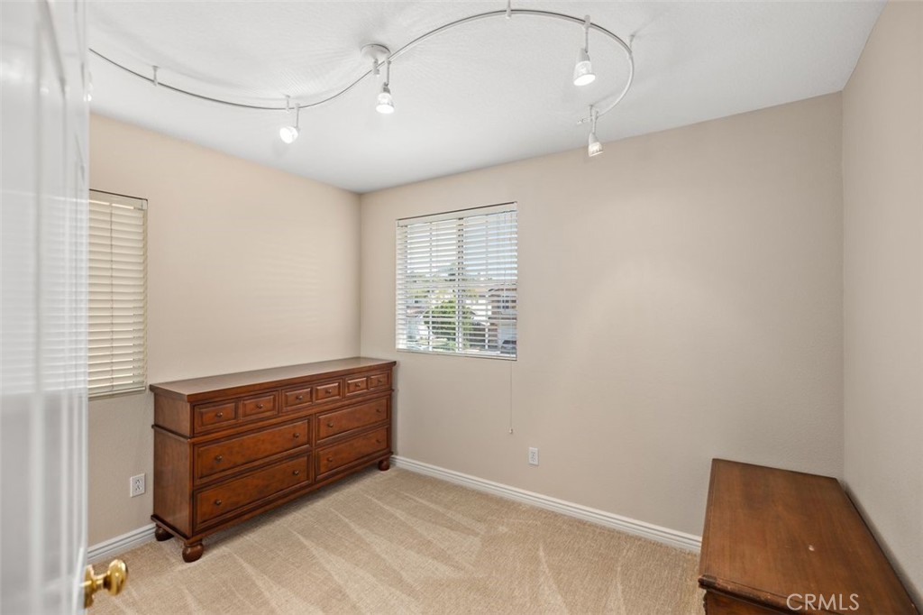 25 Lunette Avenue