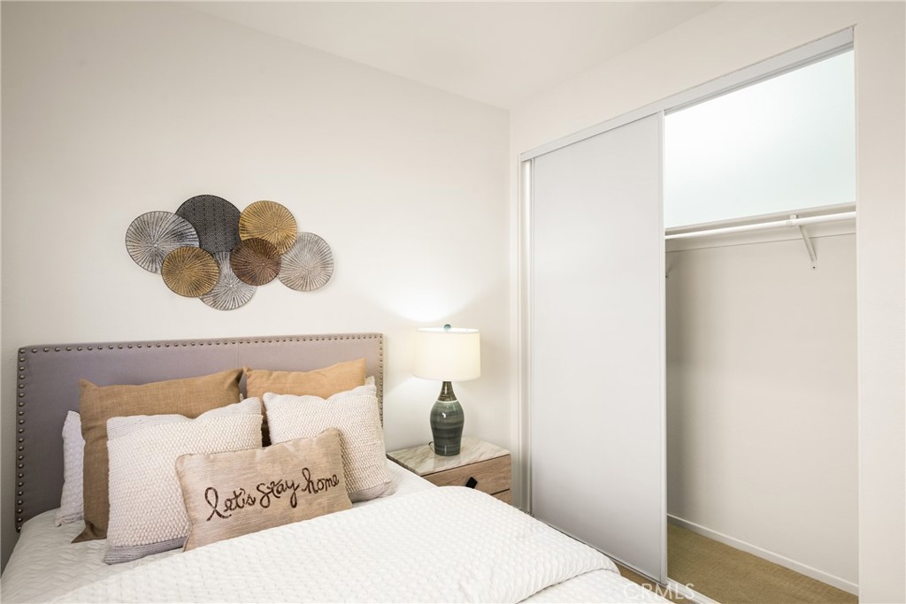 17 Marseille Way