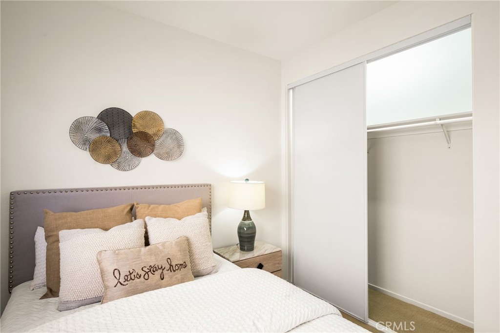 17 Marseille Way