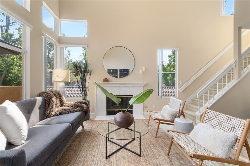 19431 Rue De Valore 1G