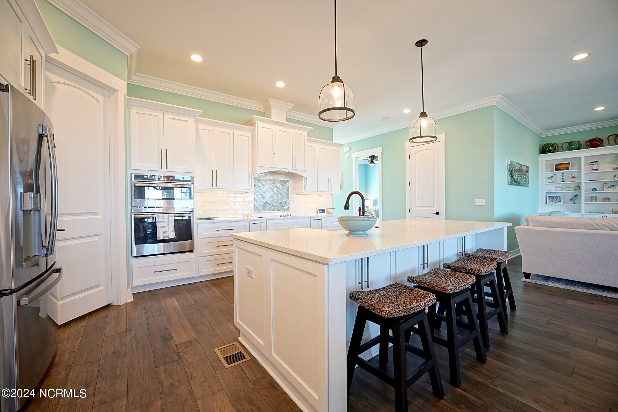 102 N Shore Drive W