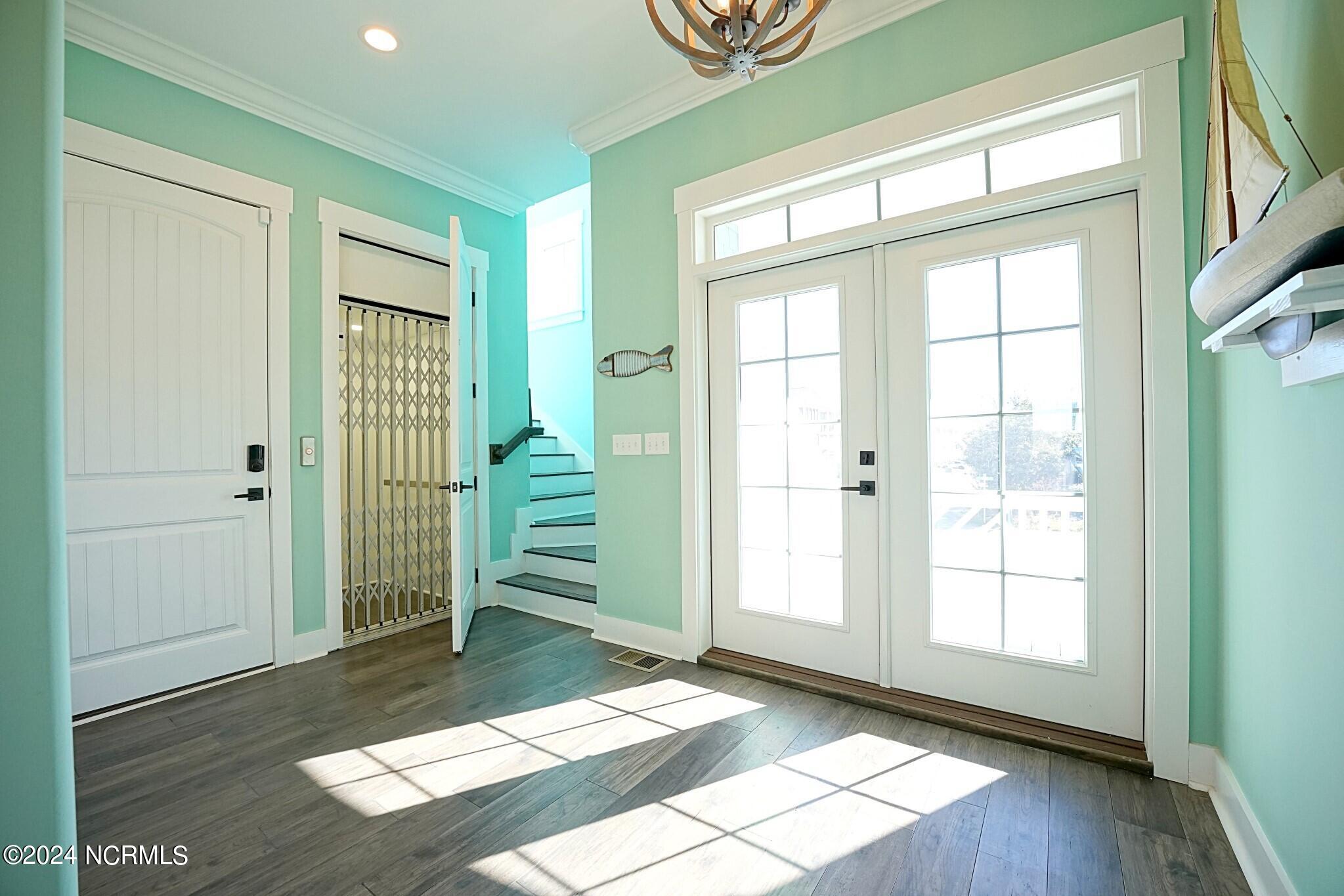 102 N Shore Drive W