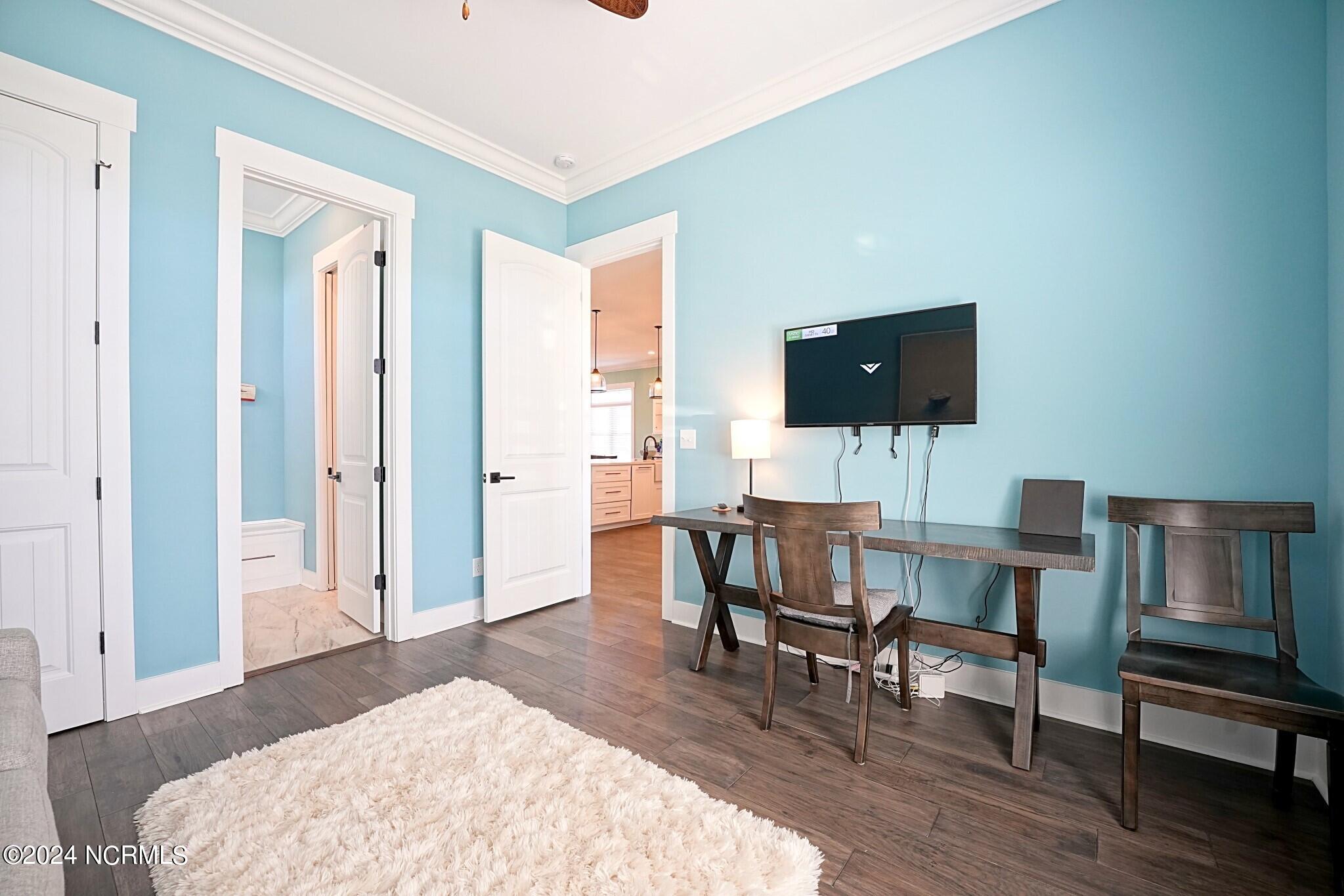 102 N Shore Drive W