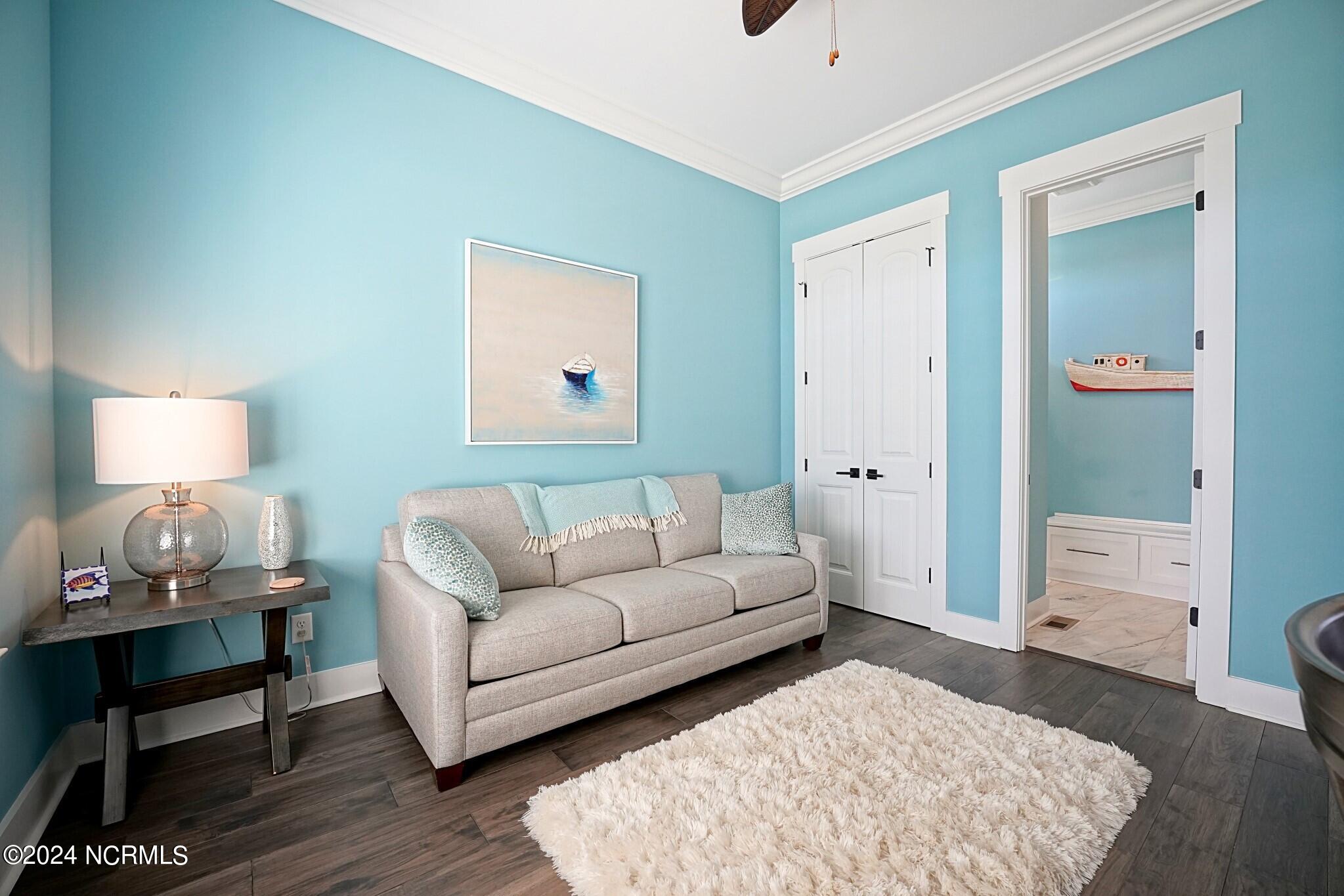 102 N Shore Drive W