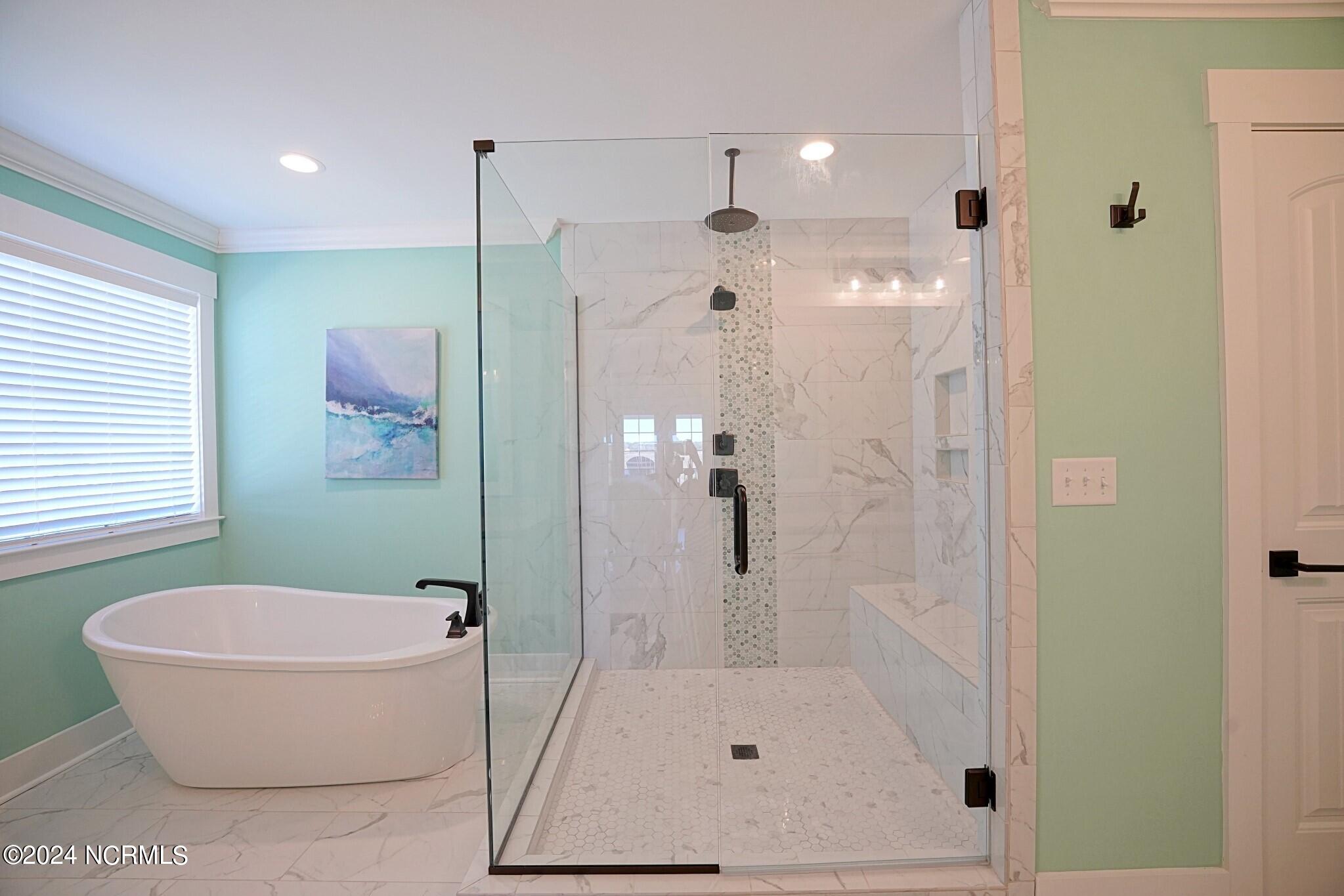 102 N Shore Drive W