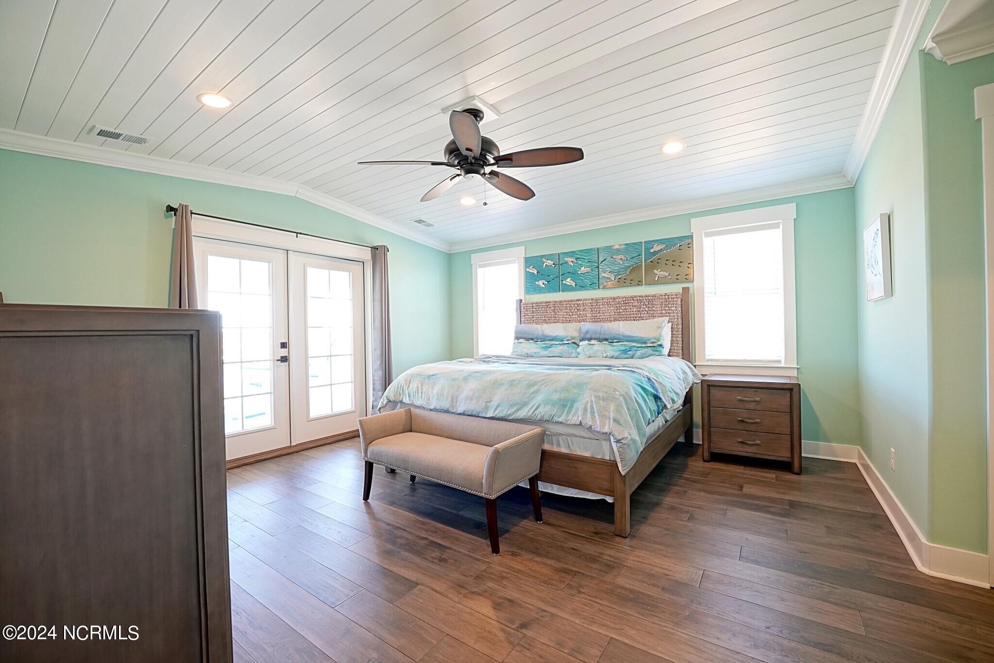 102 N Shore Drive W