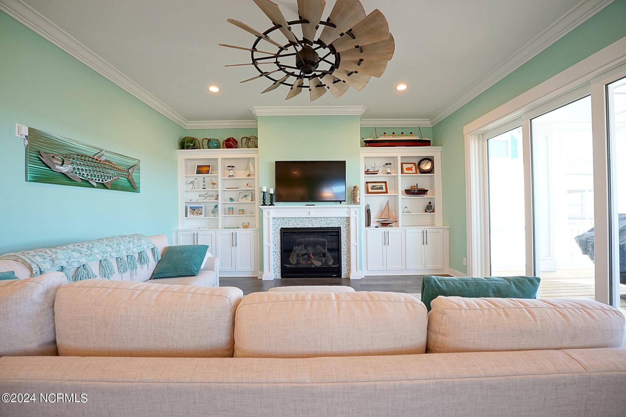 102 N Shore Drive W