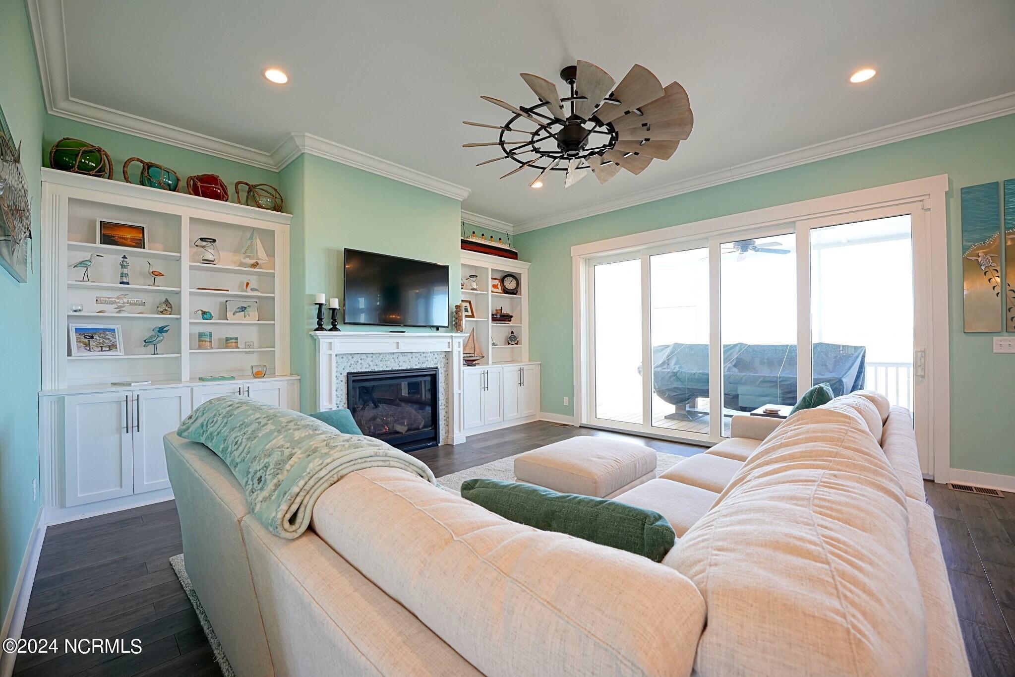 102 N Shore Drive W