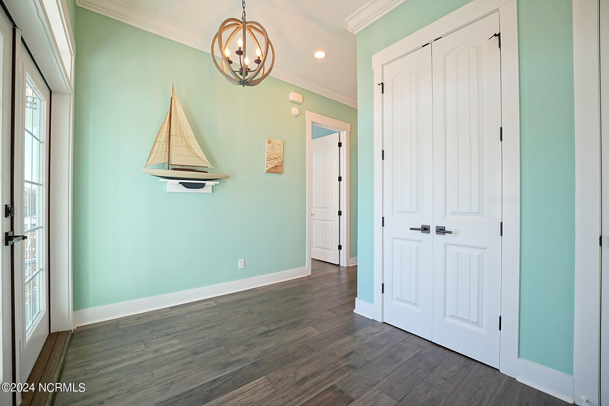 102 N Shore Drive W