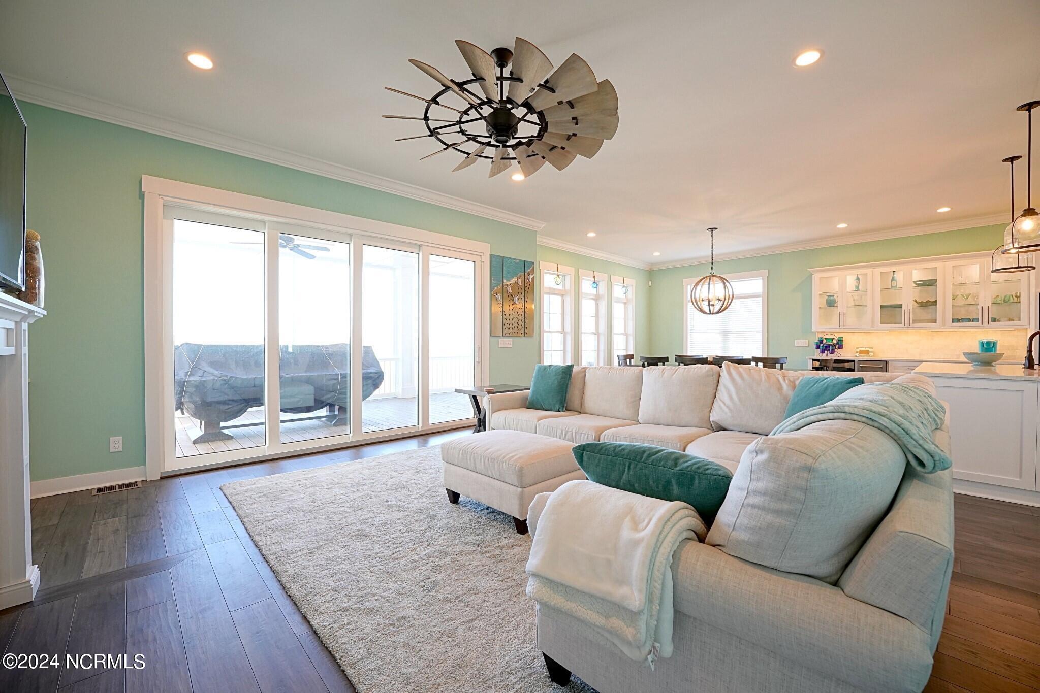 102 N Shore Drive W