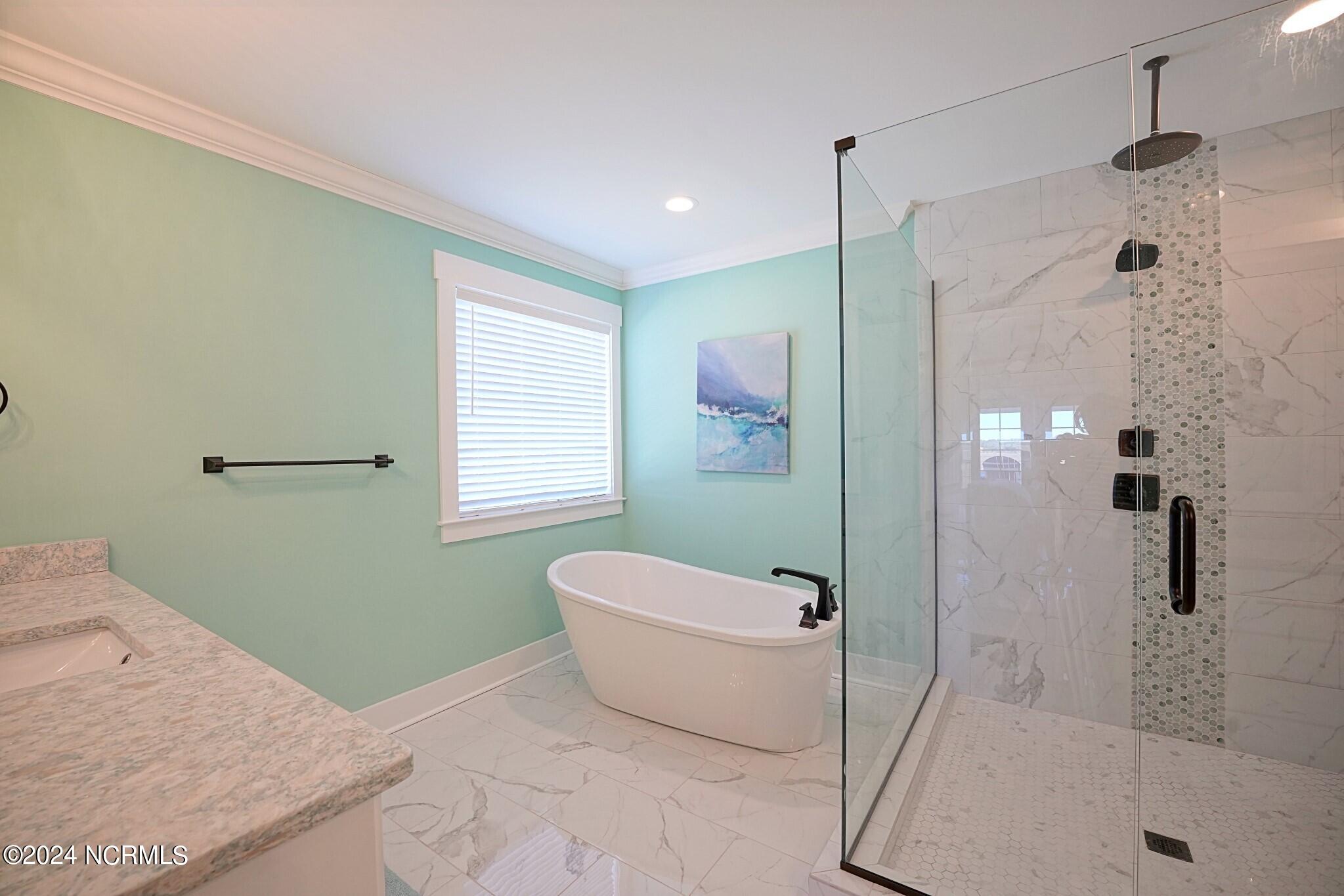 102 N Shore Drive W