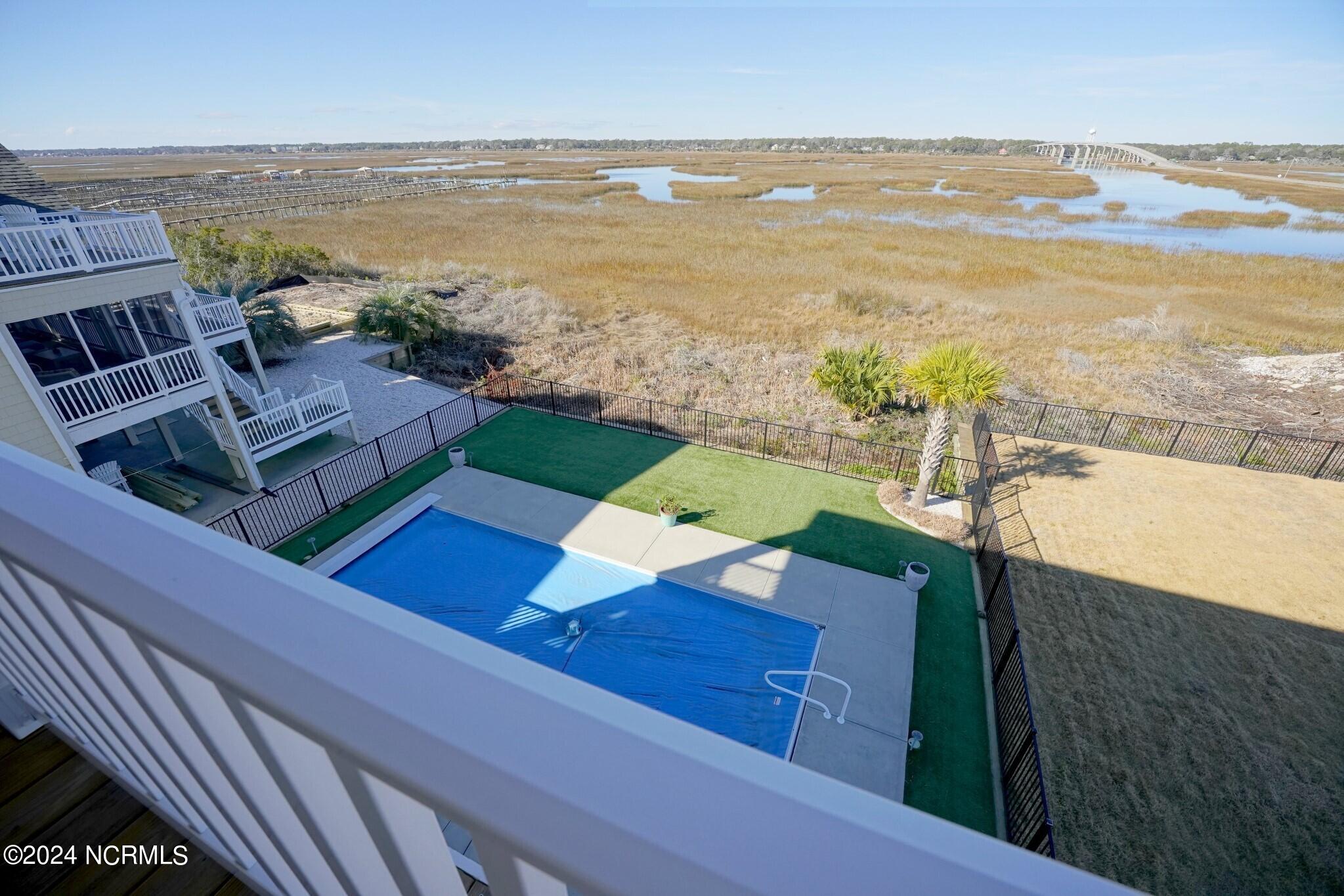 102 N Shore Drive W