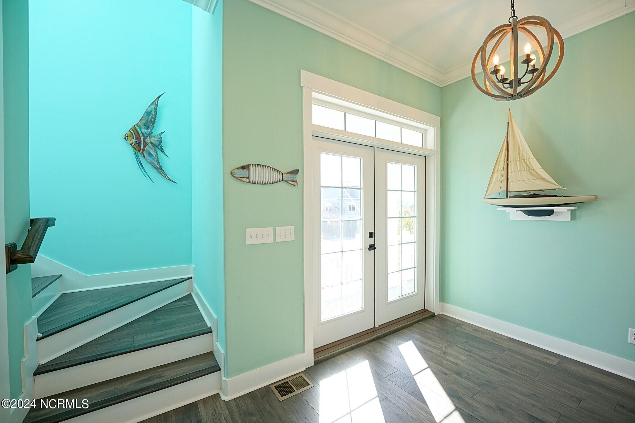 102 N Shore Drive W