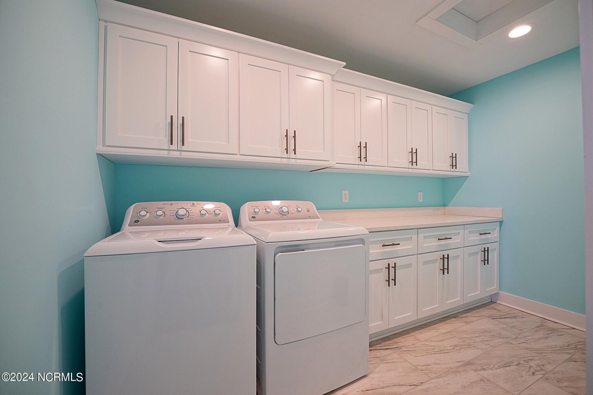 102 N Shore Drive W