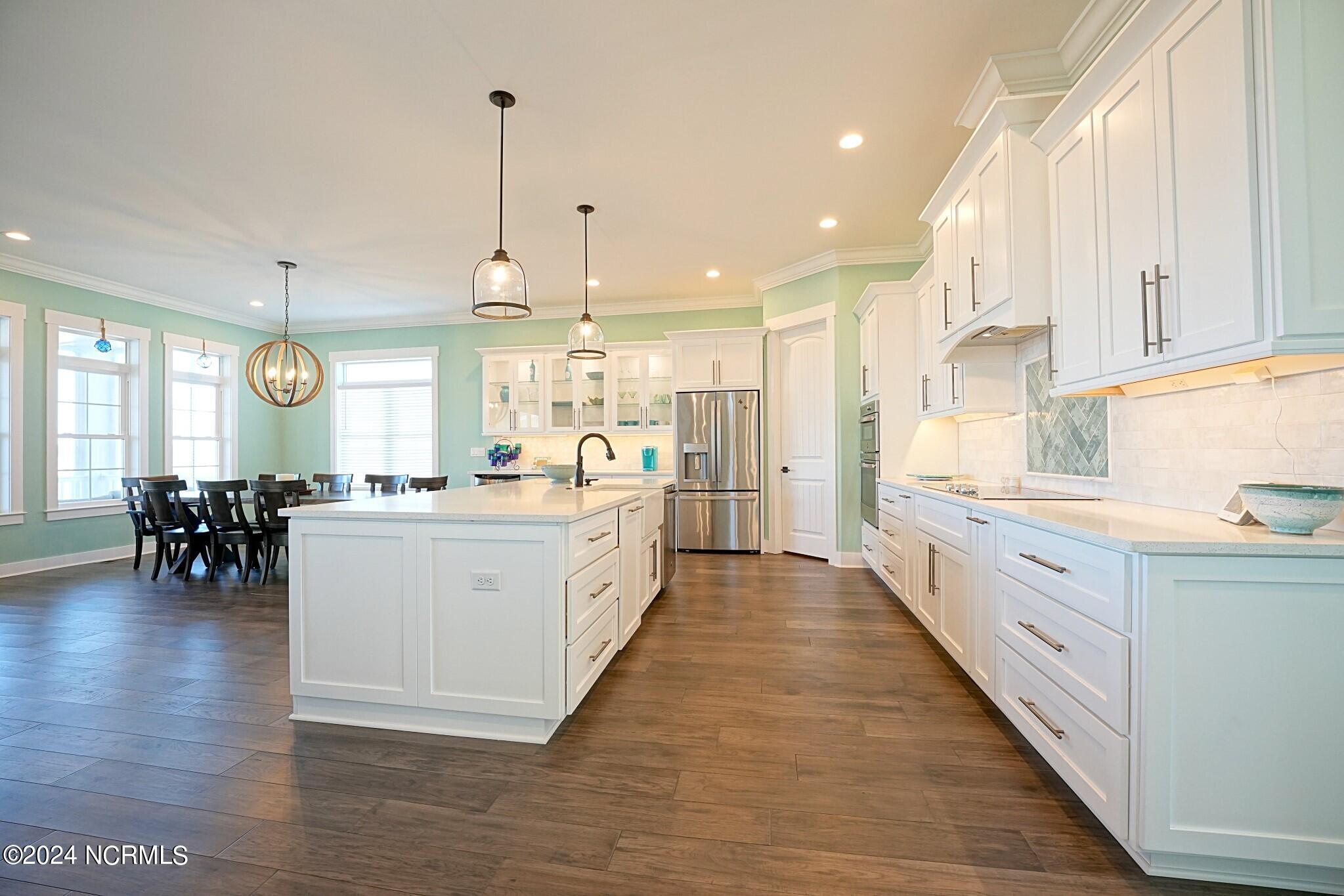 102 N Shore Drive W