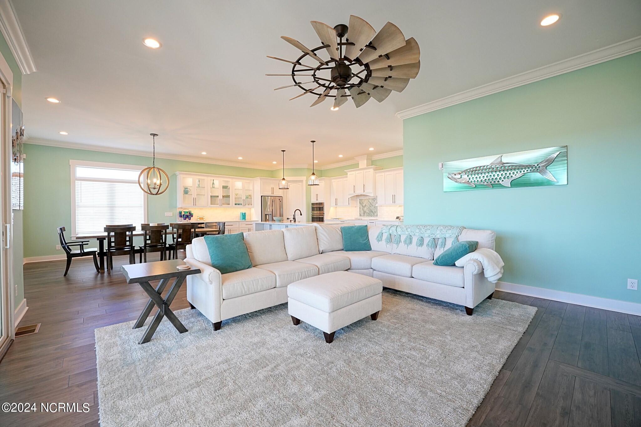 102 N Shore Drive W