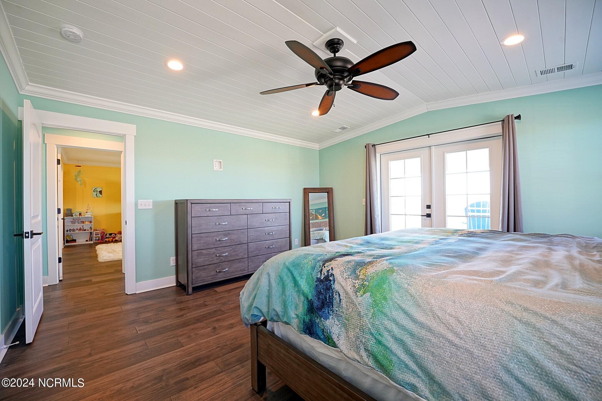 102 N Shore Drive W