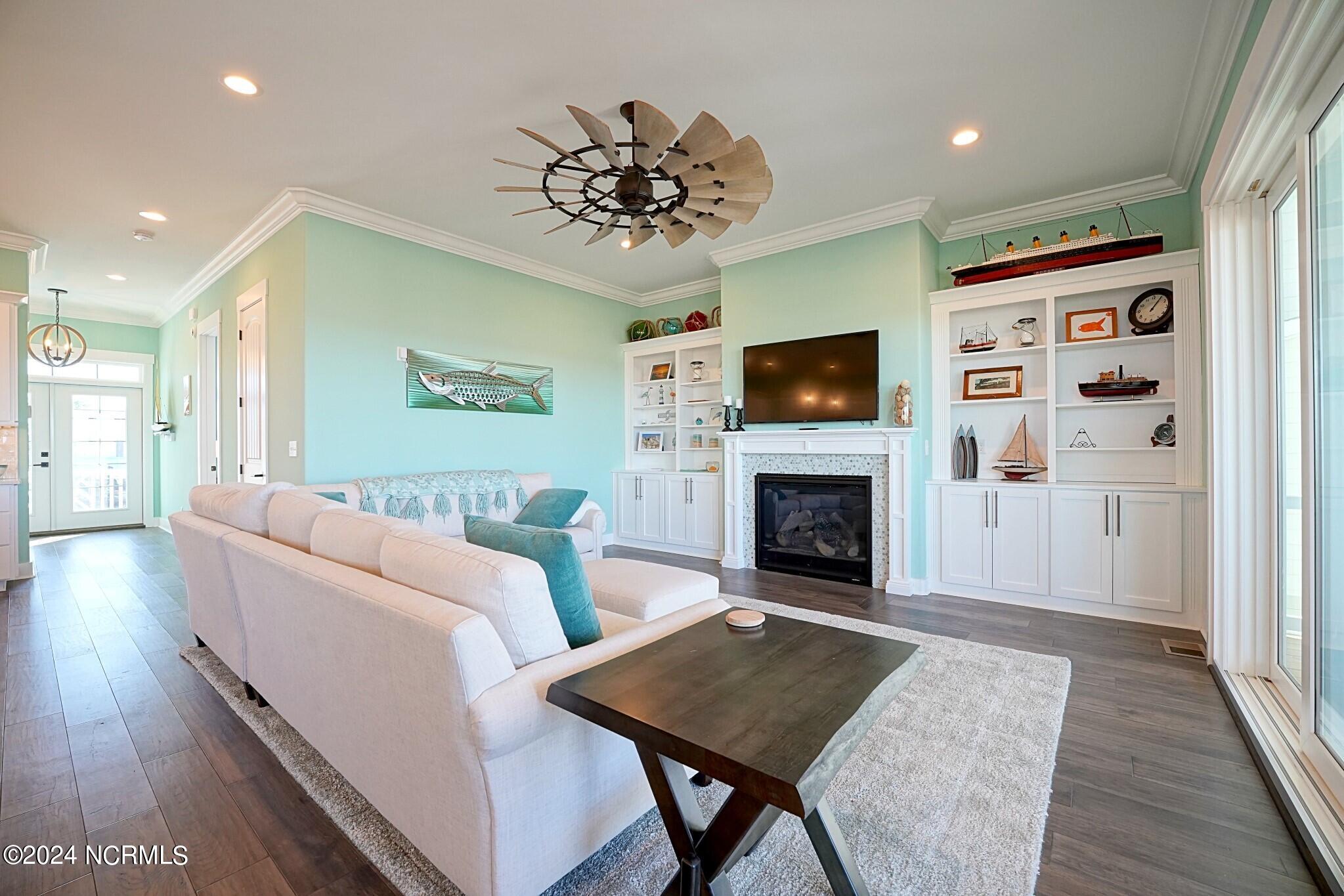 102 N Shore Drive W