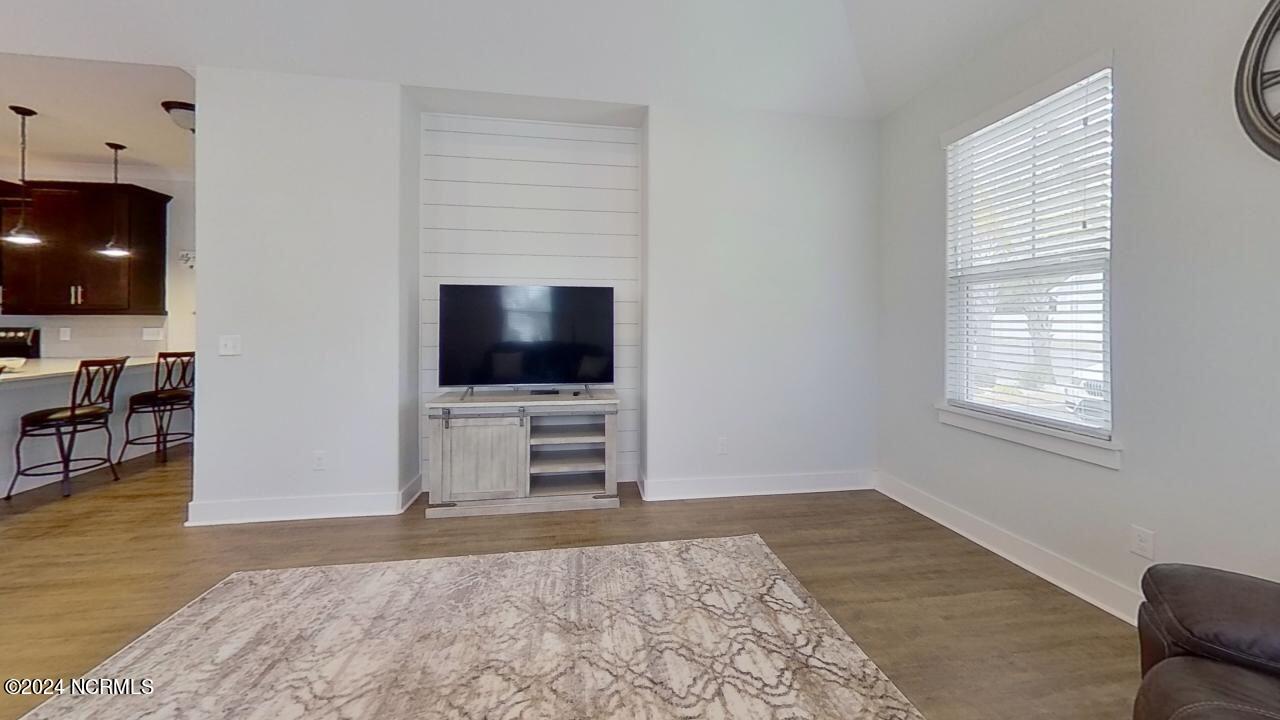 1394 Albacore Loop