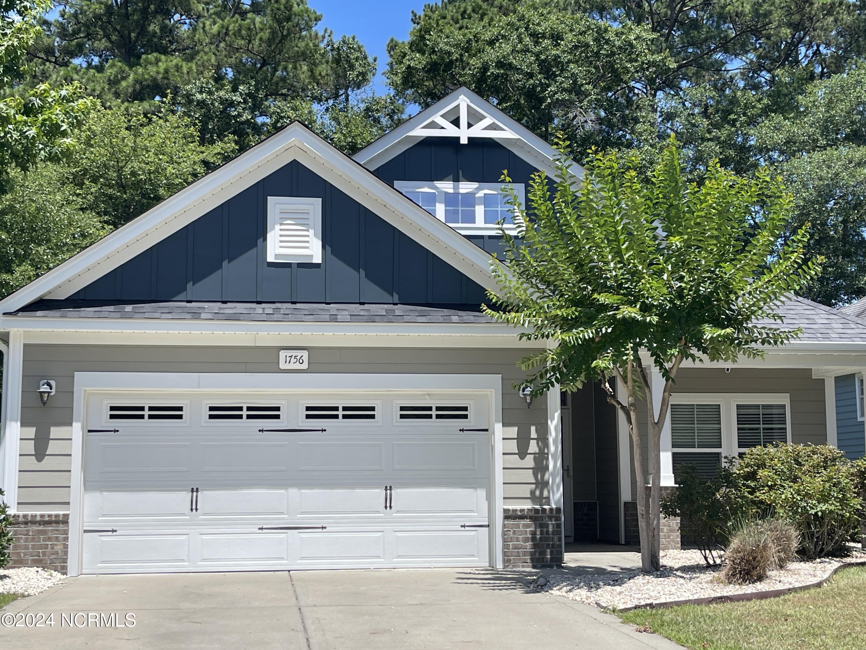 1756 Oakbrook Drive SW