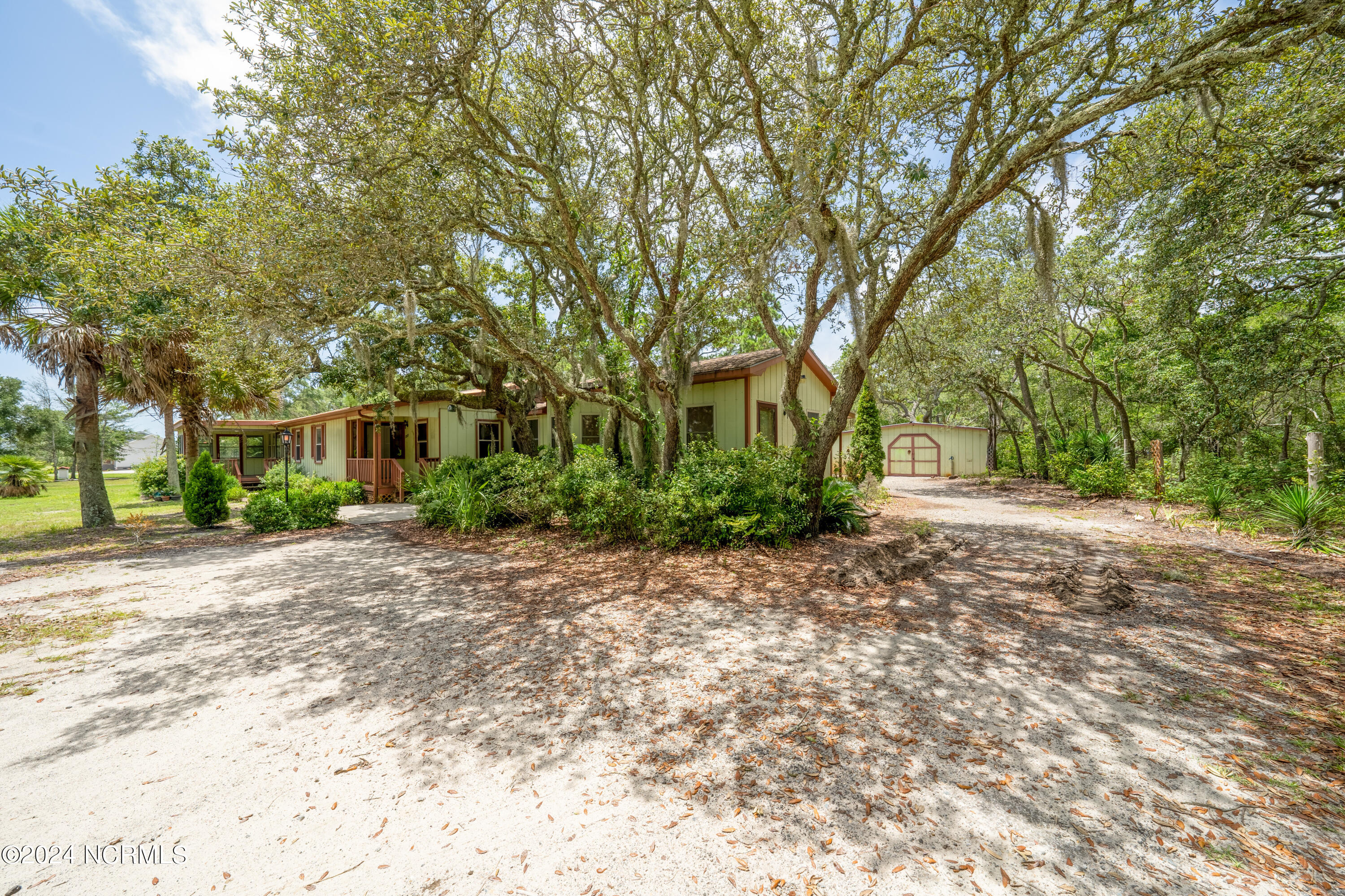 2809 Coastal Shores Road SW