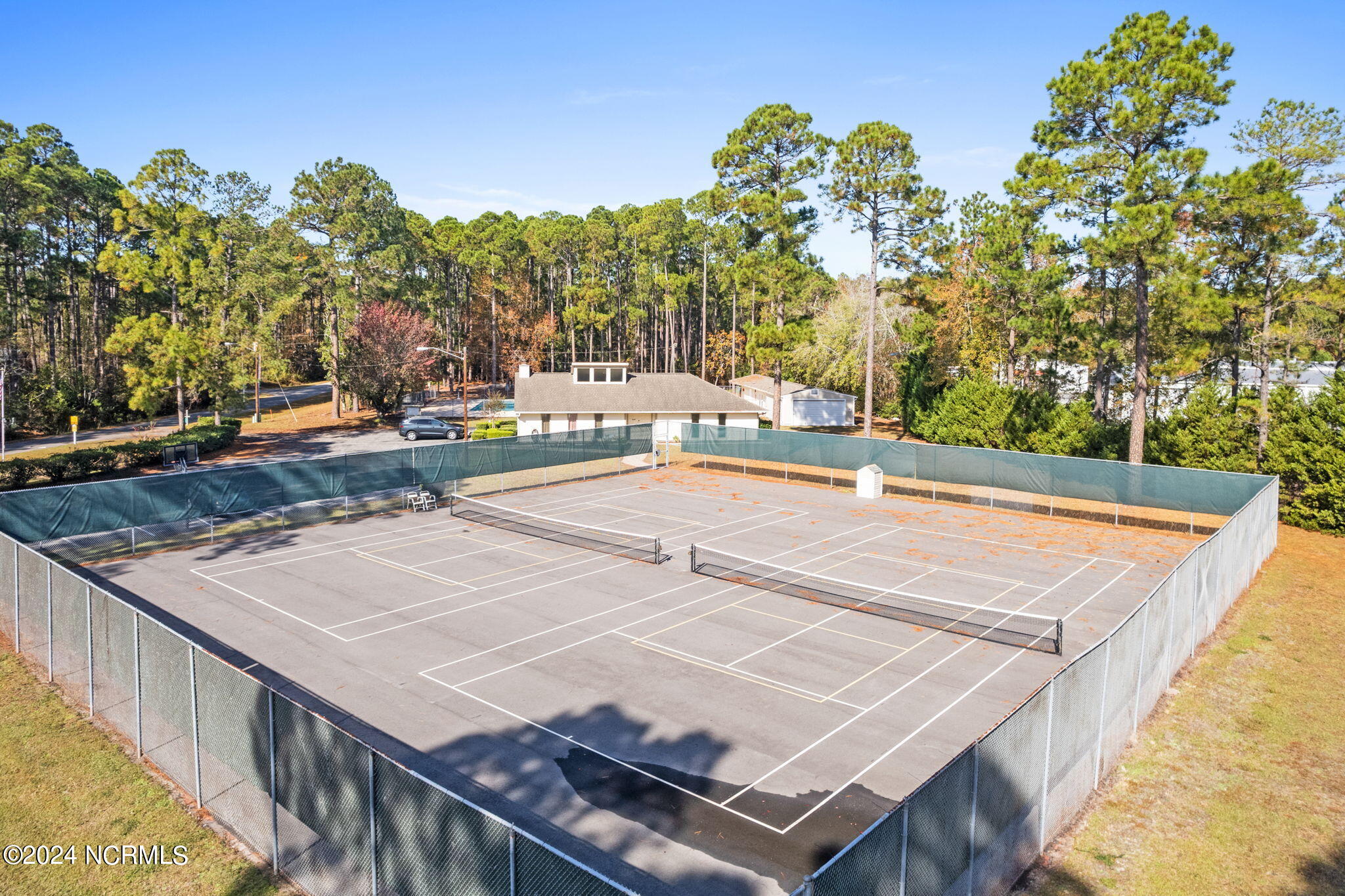 153 Boundaryline Drive NW