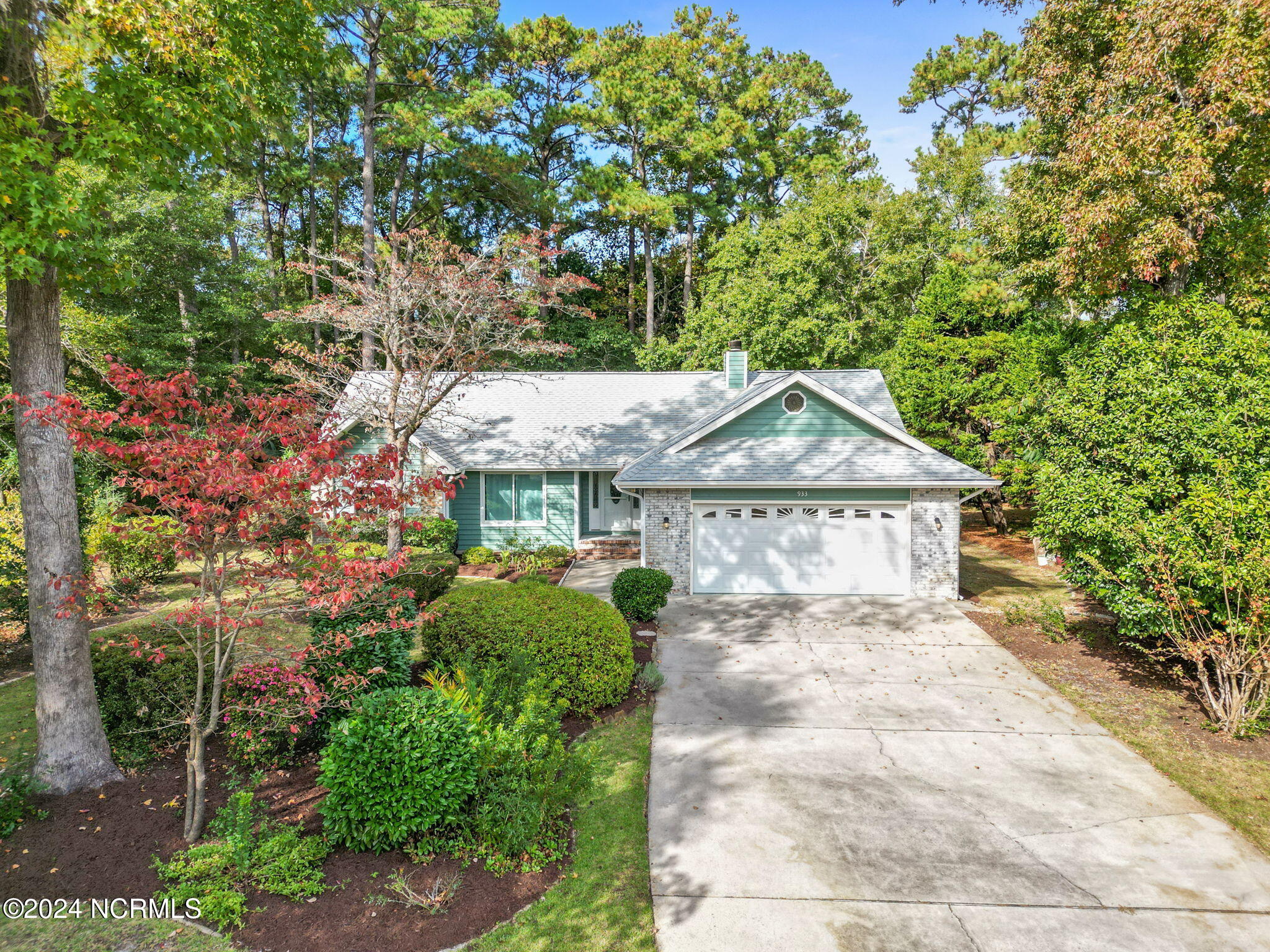 933 Green Pointe Drive