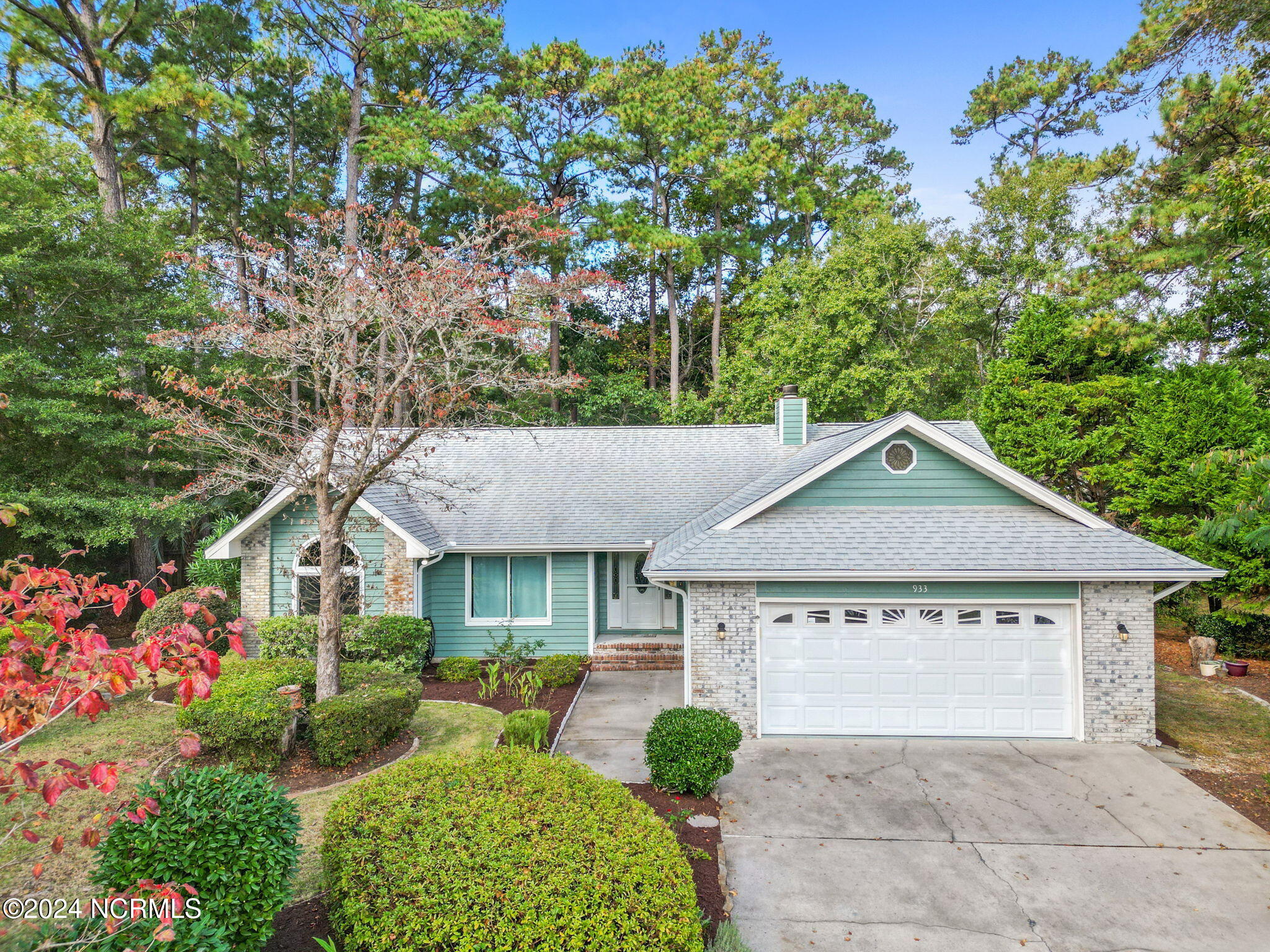 933 Green Pointe Drive