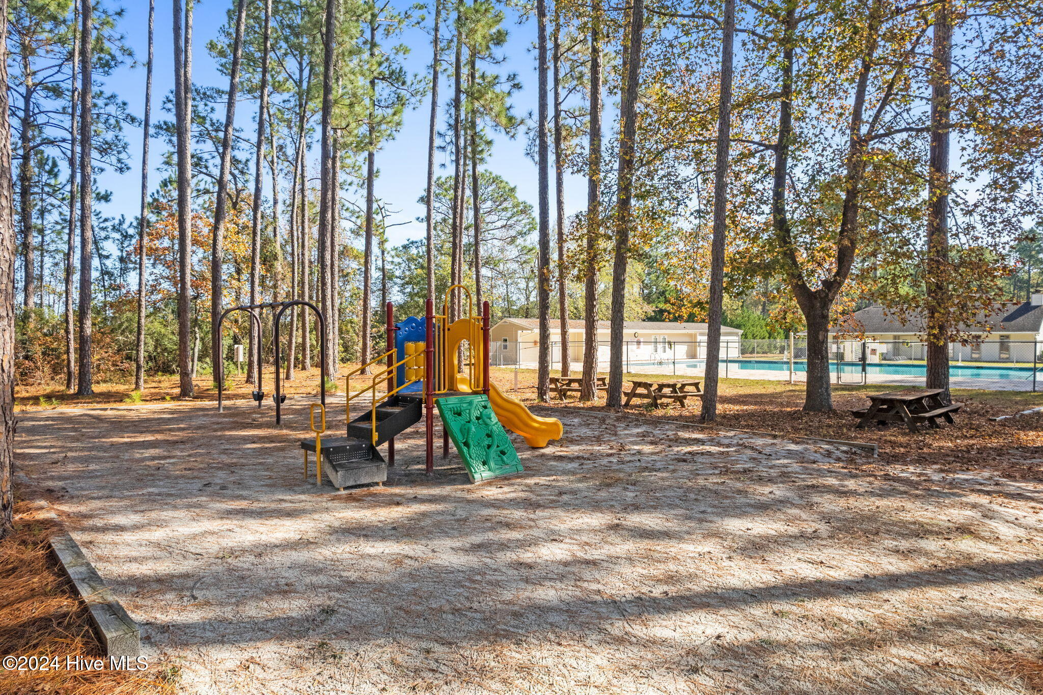 341 Thicket Drive NW