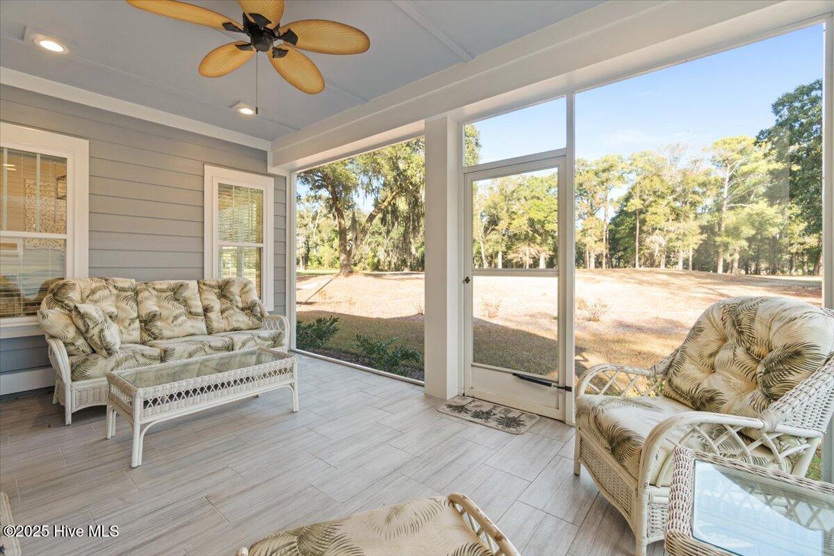 424 Shoreline Drive W